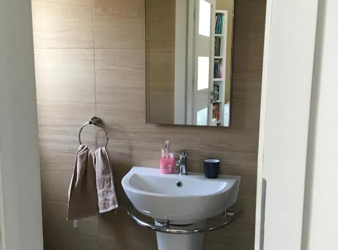 فندق مبيت وإفطار Pembroke Suites بيمبروك