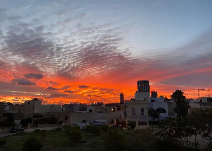 Pembroke Suites 3* بيمبروك